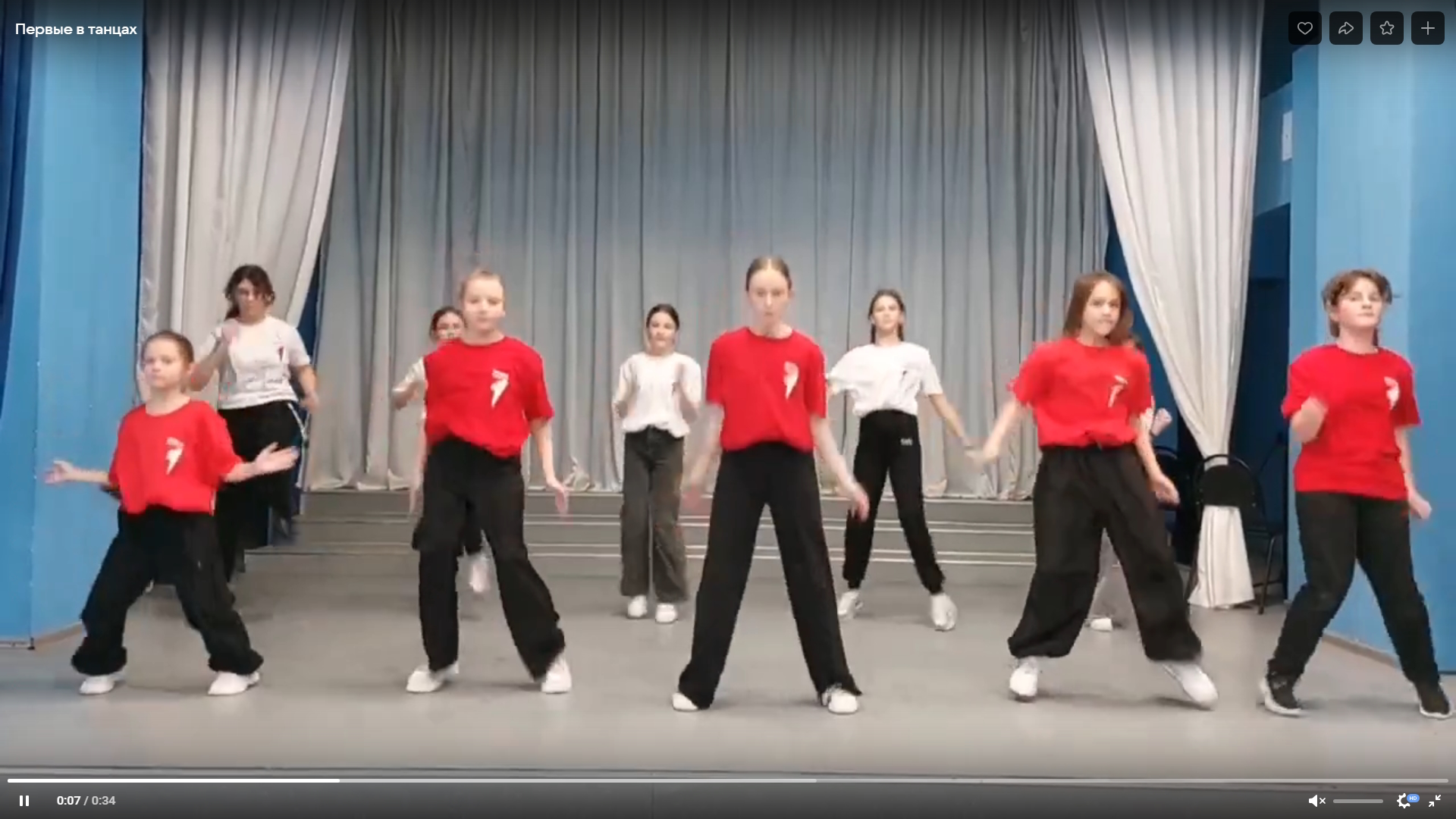 Первые Погореловской школы принимают участие в танцевальном челлендже Первых.